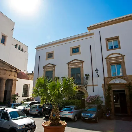 Palazzo Brunaccini Boutique Hotel-2